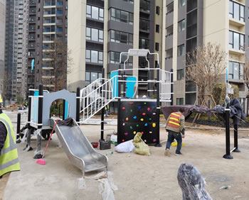 戶外滑梯哪個(gè)廠家好?