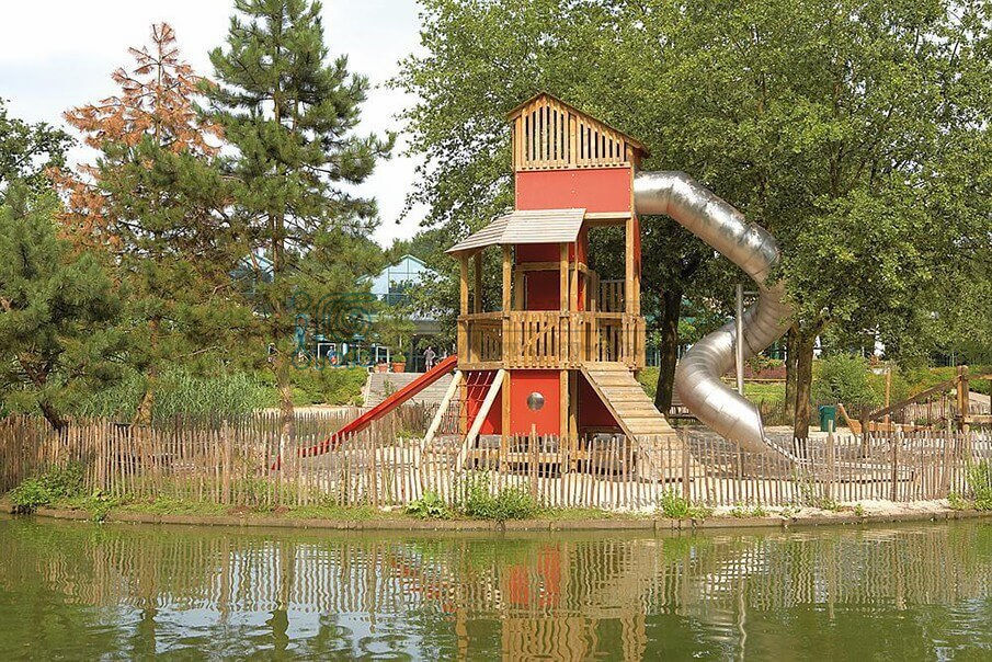 不銹鋼滑梯廠家欣源實業是如何給客戶量身定做的?