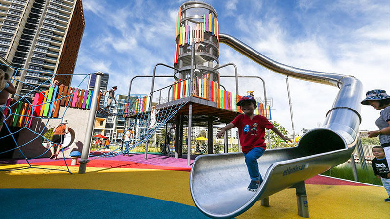 不銹鋼滑梯生產廠家是如何為客戶量身定做的?