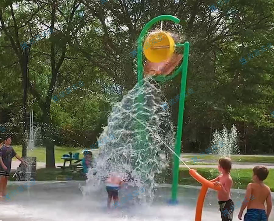 倒水桶戲水設(shè)備