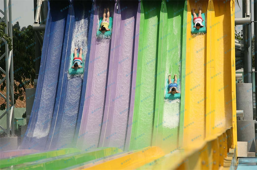 疾馳競賽水滑道