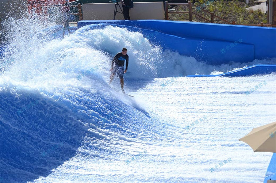 卷曲海浪沖浪模擬器