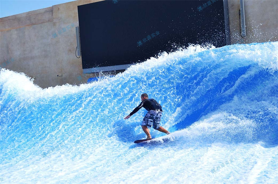 卷曲海浪沖浪模擬器