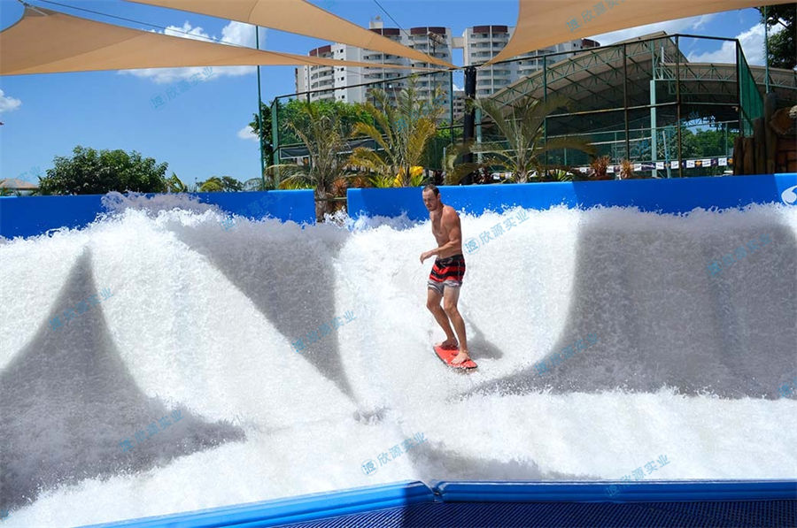 圓形沖浪模擬器