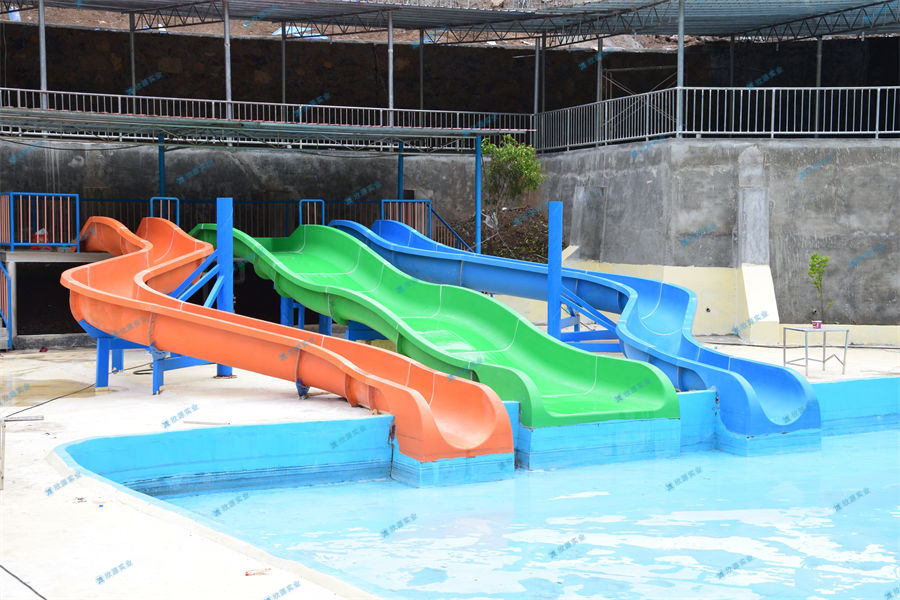 如何安全管理水上游樂設備