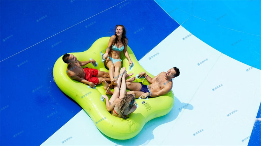 兒童水上滑梯方便使用,功能性強(qiáng)