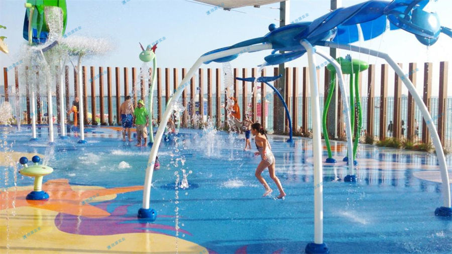 【移動水上樂園】孩子們的水上樂園設備在童年有多快樂?