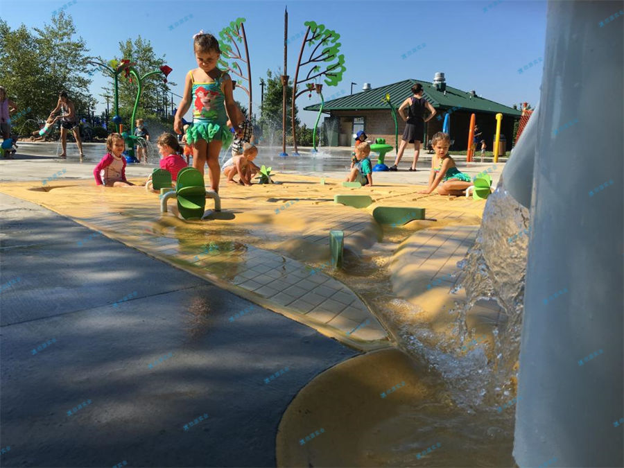 兒童水上樂園設(shè)備選擇時的注意事項