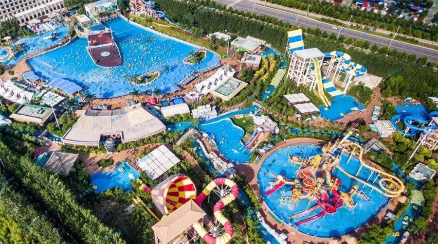 做為水上樂園設(shè)備廠家我們必須以身作則,把玩的安全的水上樂園設(shè)備推向市場