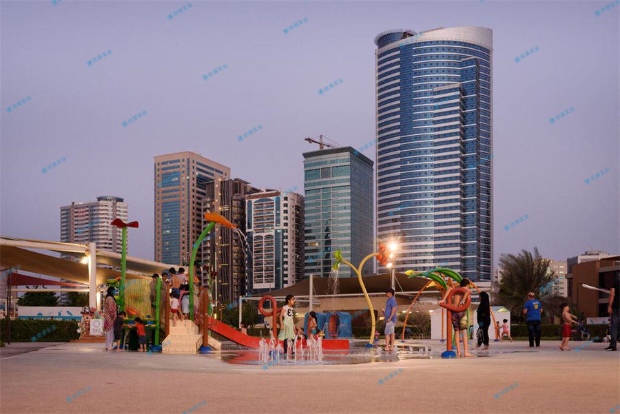 人工造浪設(shè)備實(shí)現(xiàn)遙控控制展現(xiàn)多種浪形