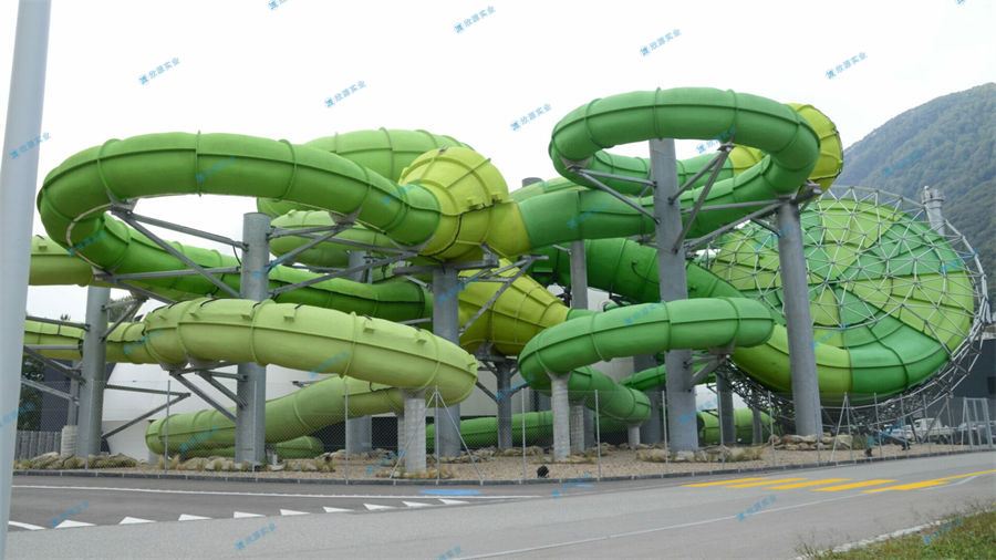 兒童水上滑梯—兒童水上樂園中的“過山車”