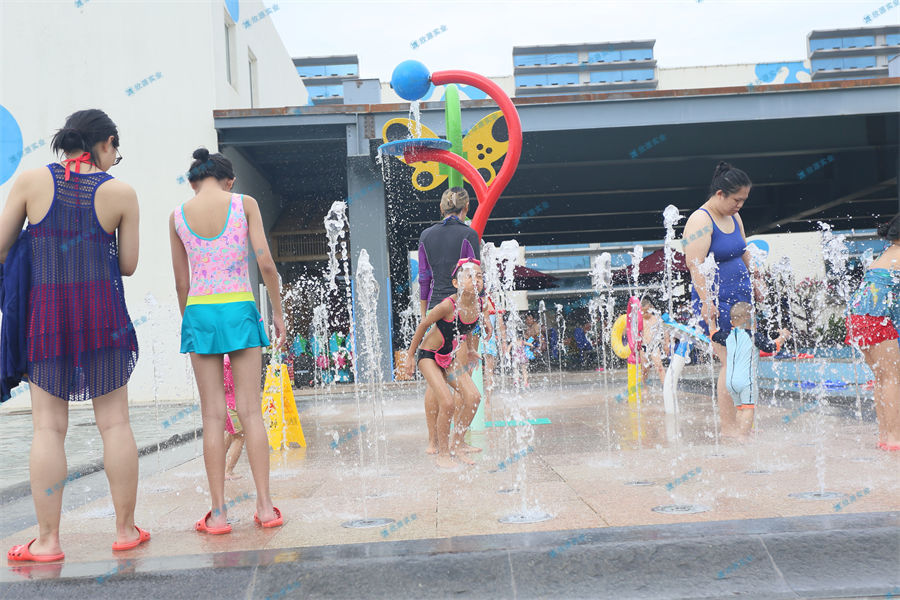 人工造浪設(shè)備實(shí)現(xiàn)遙控控制展現(xiàn)多種浪形-7649