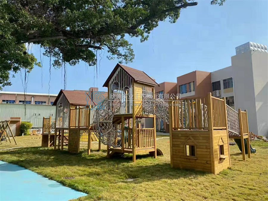 戶外木質(zhì)攀爬拓展設(shè)備